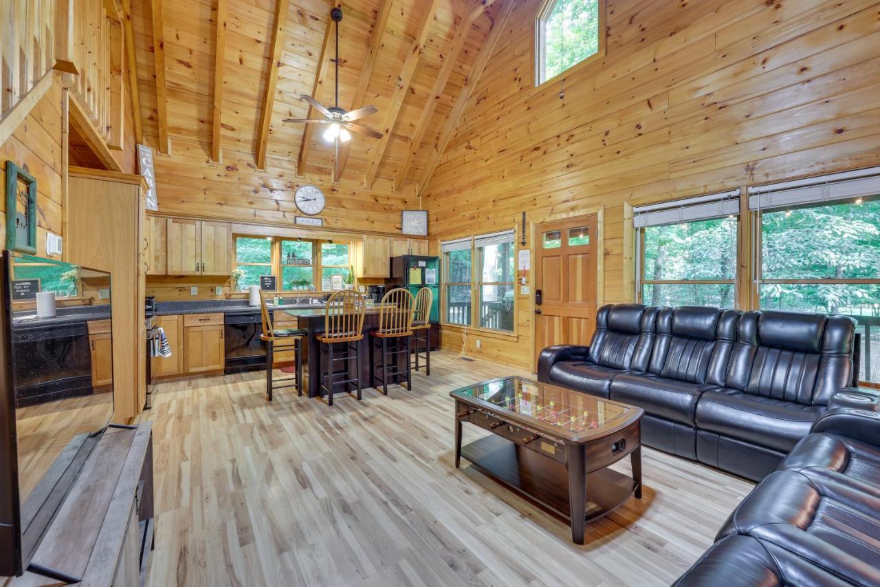 Riverfront Ellijay Cabin With Deck And Pool Access! Kültér fotó