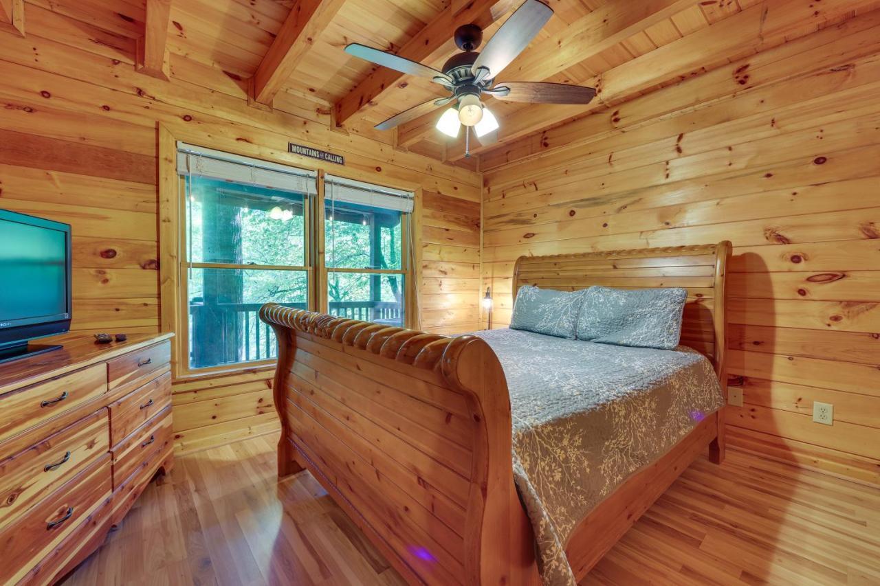 Riverfront Ellijay Cabin With Deck And Pool Access! Kültér fotó