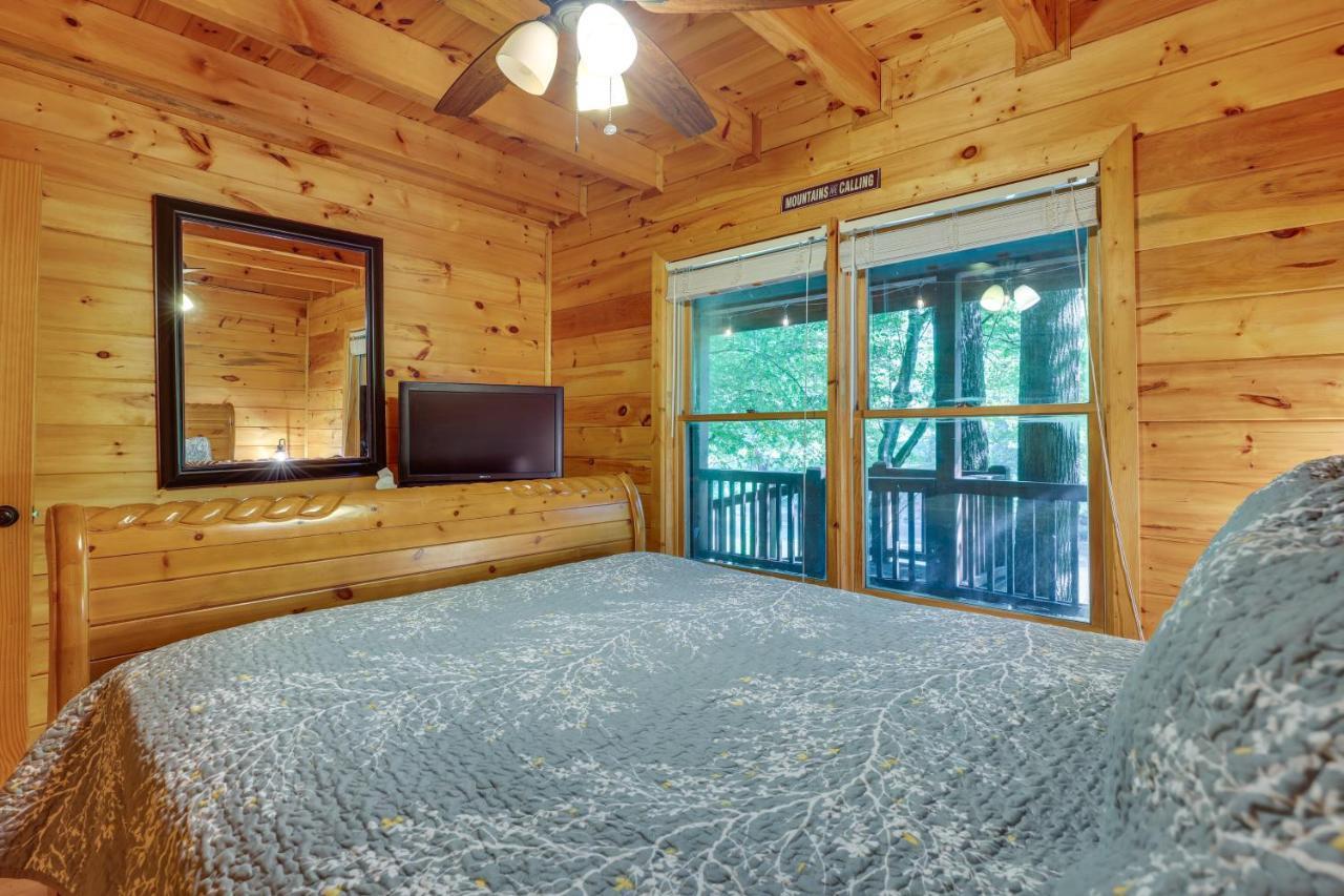 Riverfront Ellijay Cabin With Deck And Pool Access! Kültér fotó