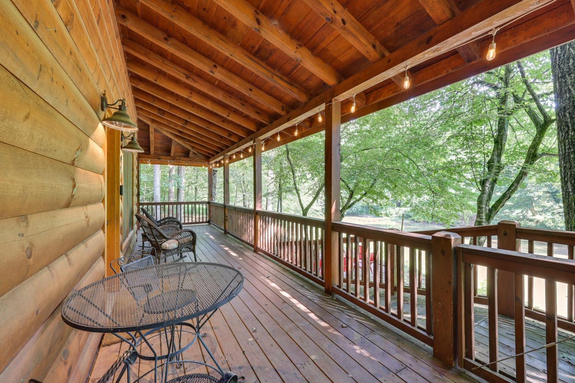 Riverfront Ellijay Cabin With Deck And Pool Access! Kültér fotó