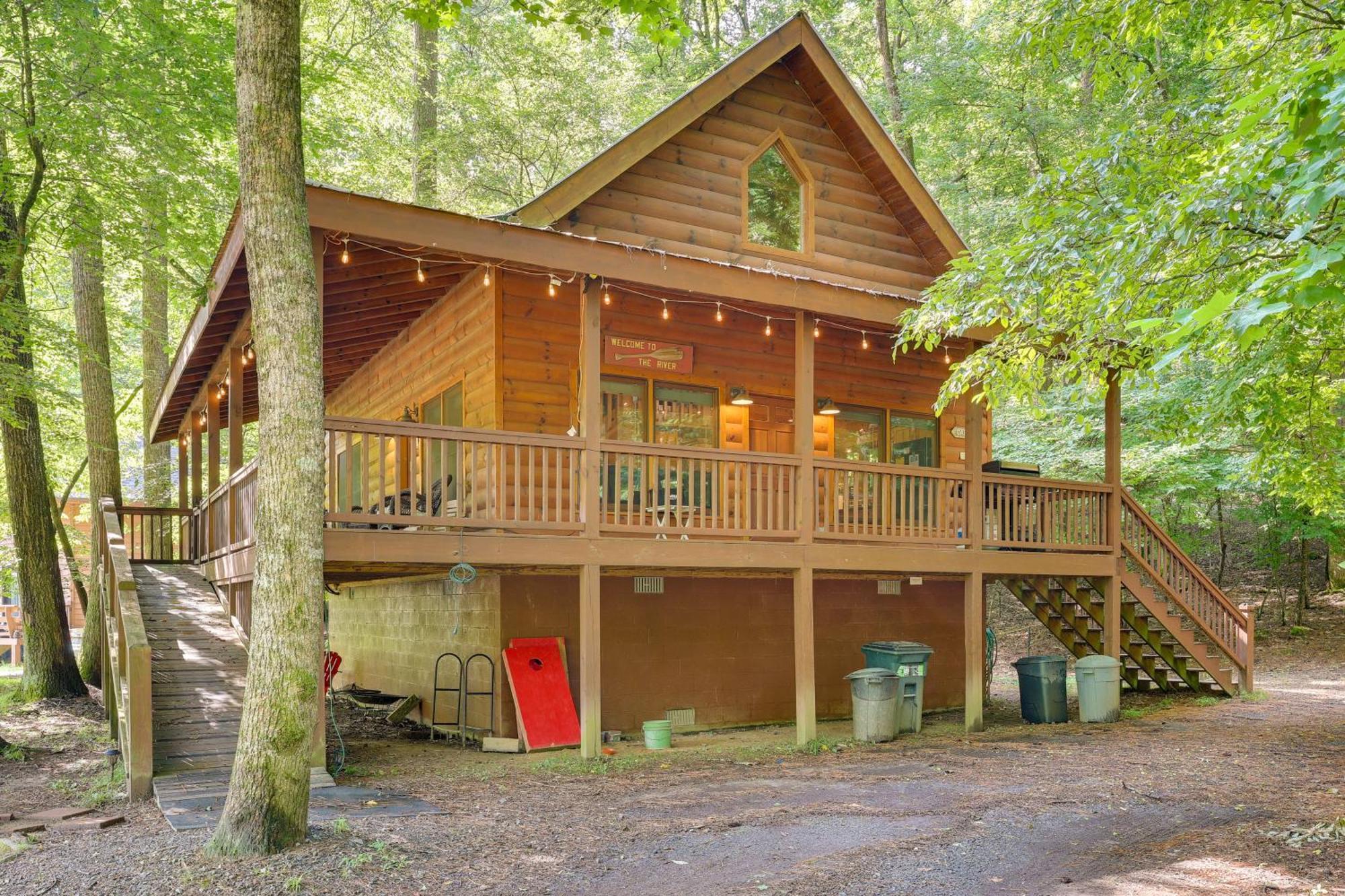 Riverfront Ellijay Cabin With Deck And Pool Access! Kültér fotó